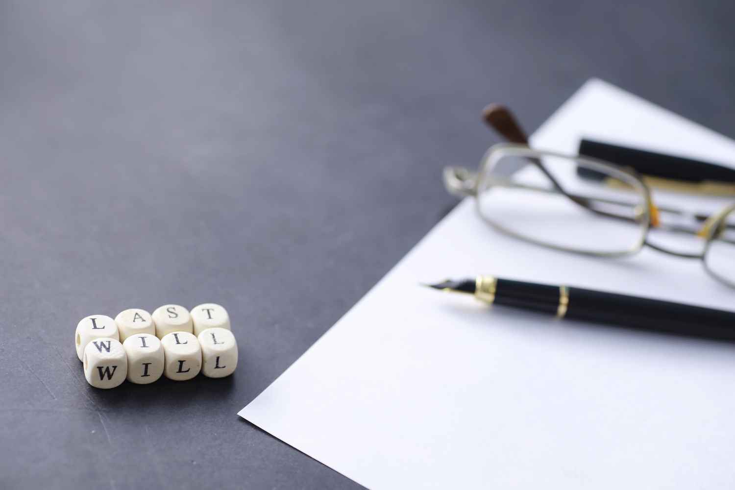 Estate Planning Lawyer: How to Find the Best One for You