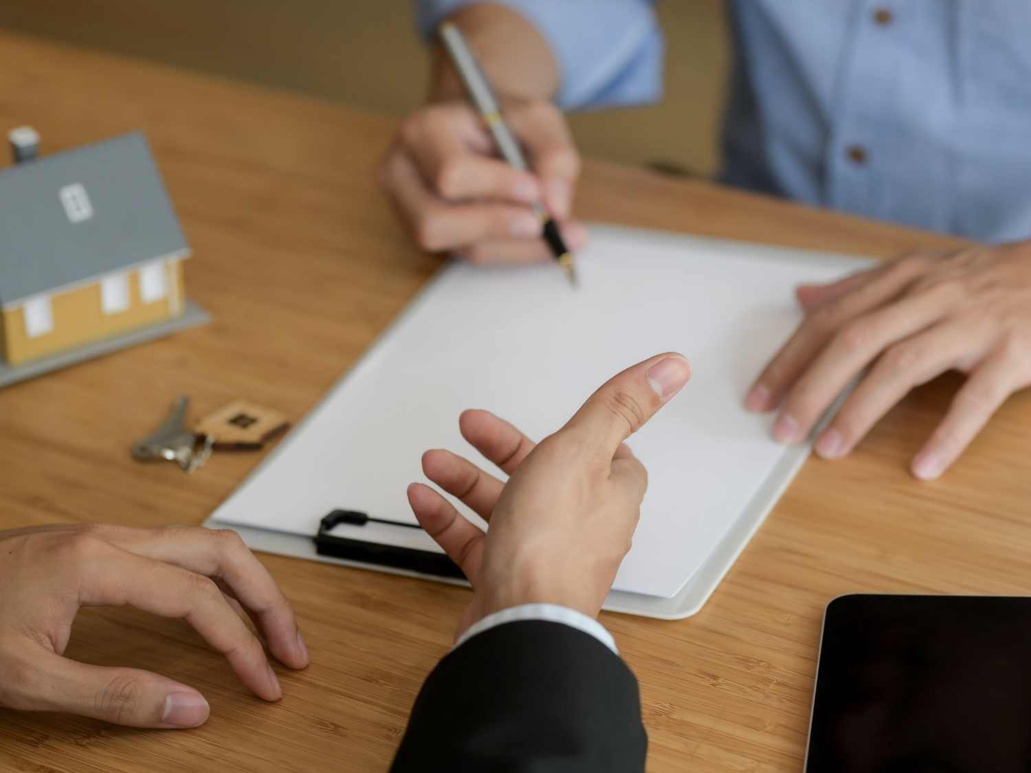 Top Reasons You Should Hire a Real Estate Attorney Top Reasons You Should Hire a Real Estate Attorney