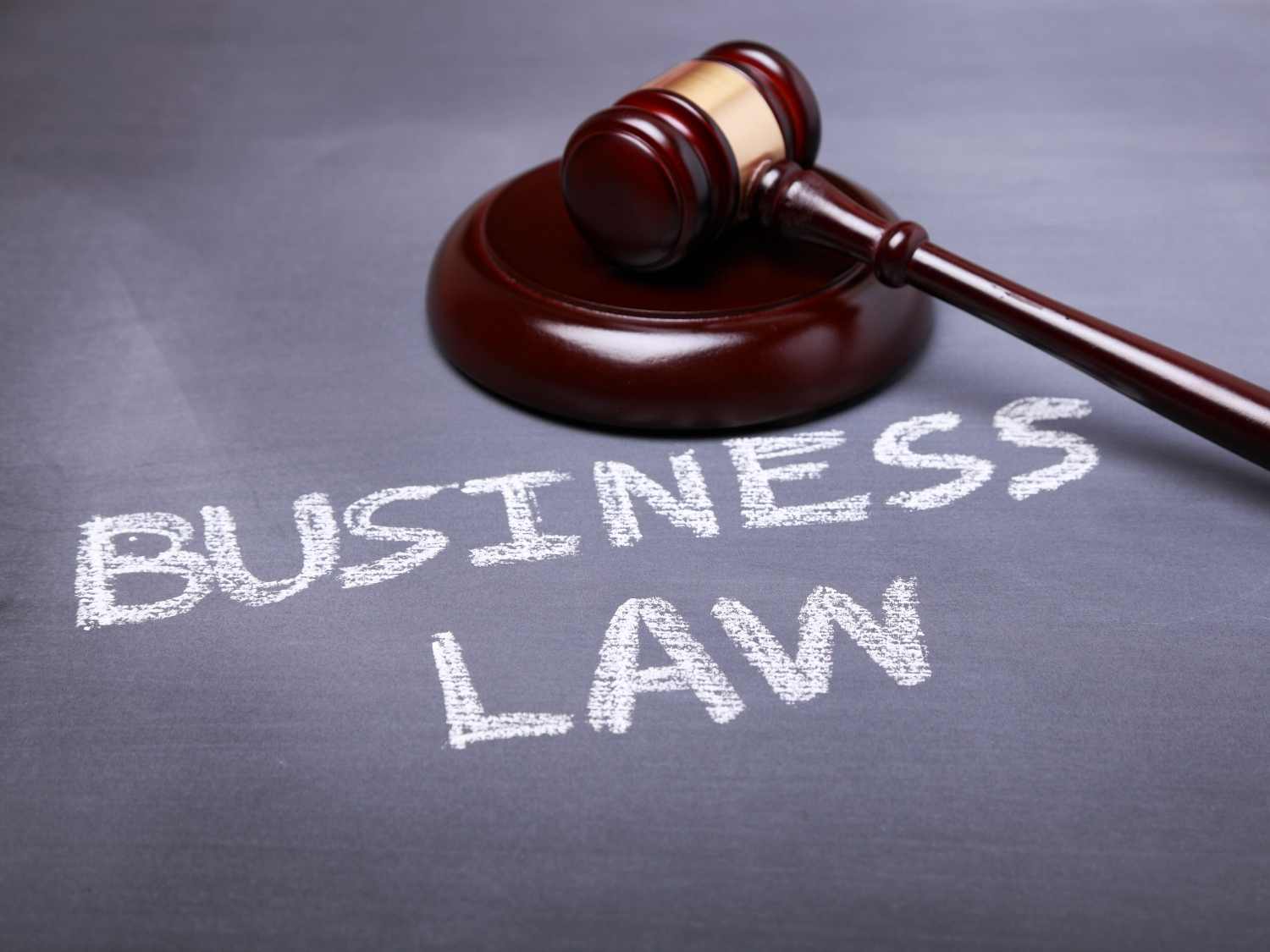 4 Frequently Asked Business Law Questions Answered 4 Frequently Asked Business Law Questions Answered