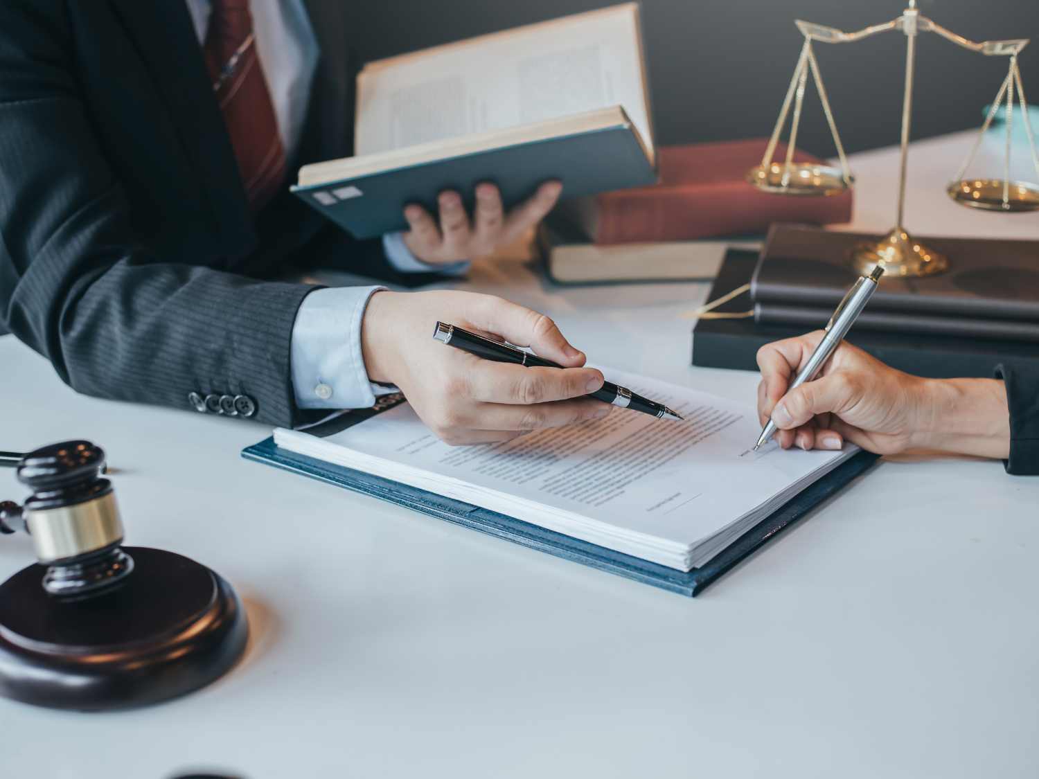 5 Steps to Avoid Business Litigation 5 Steps to Avoid Business Litigation